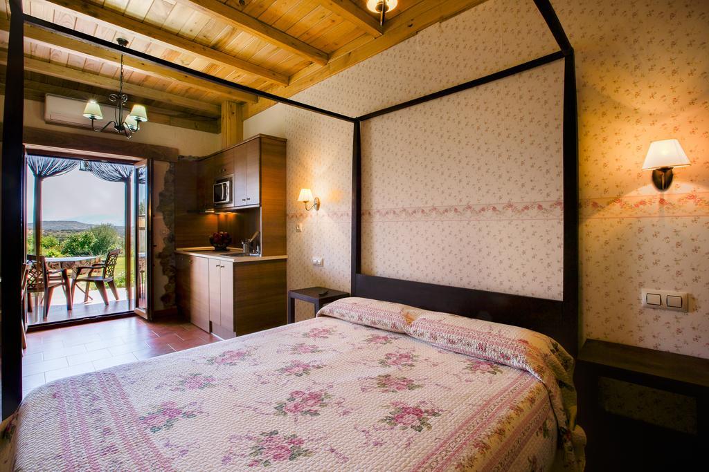 Apartamentos El Jardin Del Poeta Guijo de Granadilla Номер фото