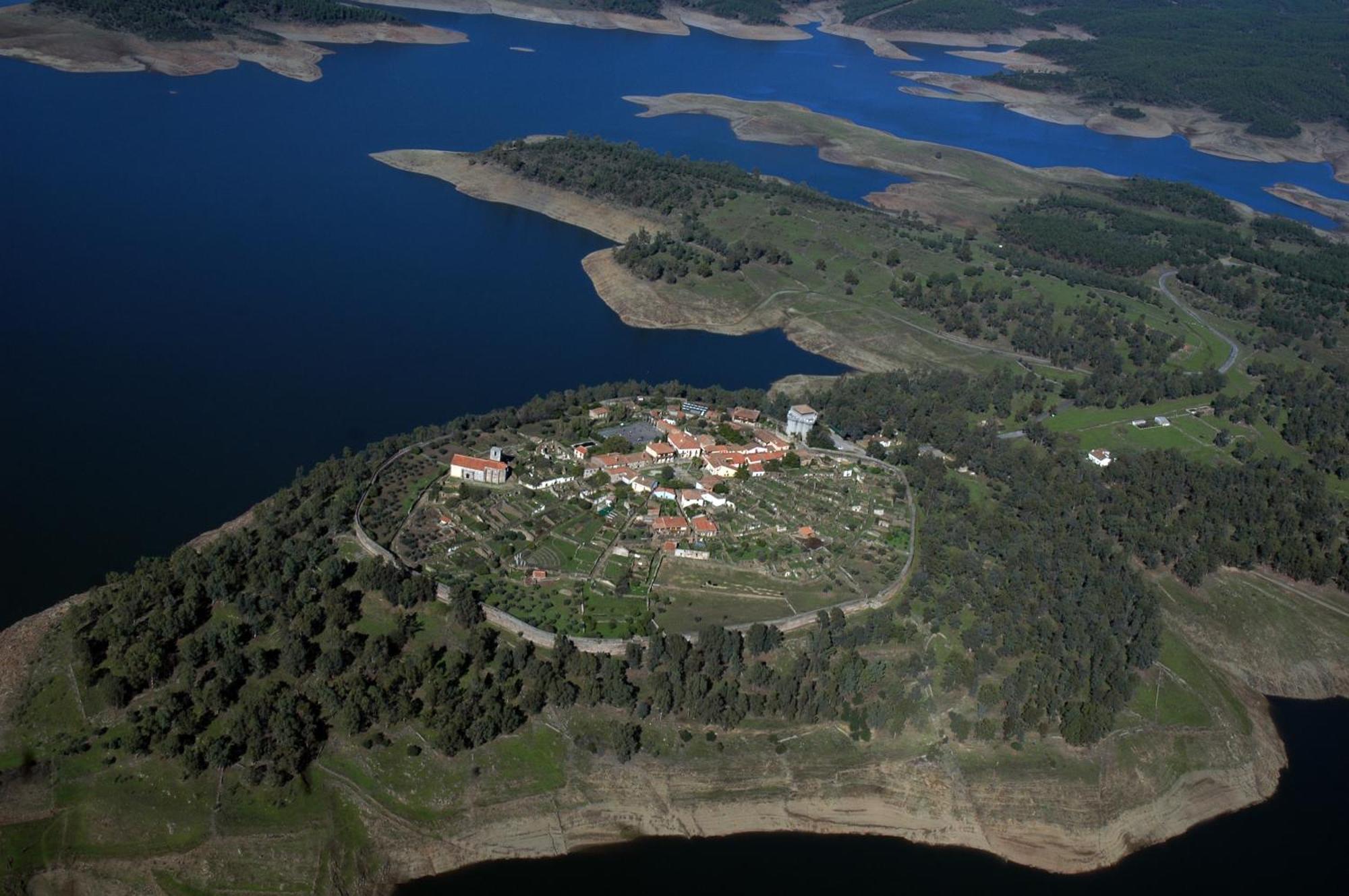 Apartamentos El Jardin Del Poeta Guijo de Granadilla Екстер'єр фото