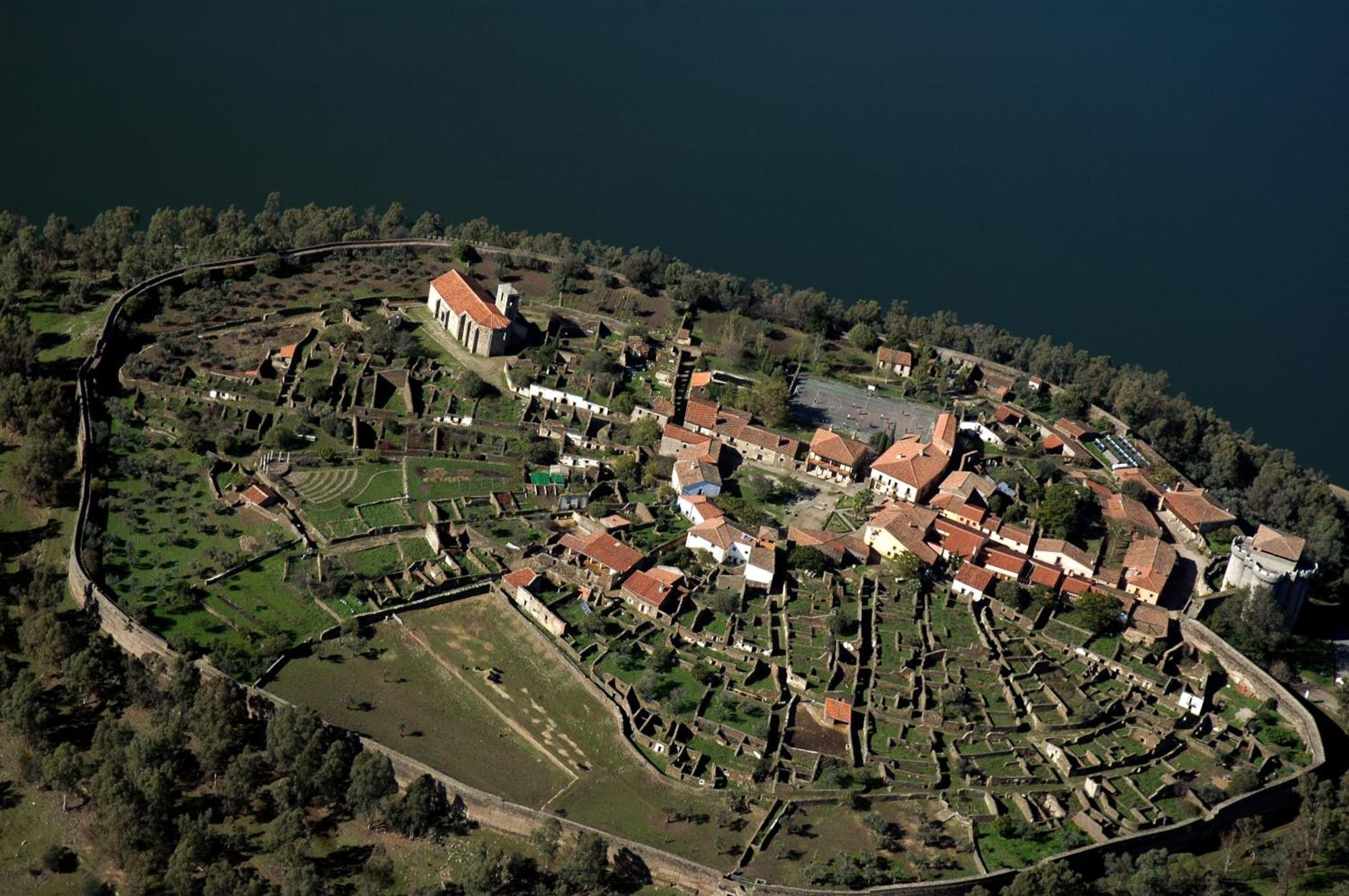 Apartamentos El Jardin Del Poeta Guijo de Granadilla Екстер'єр фото