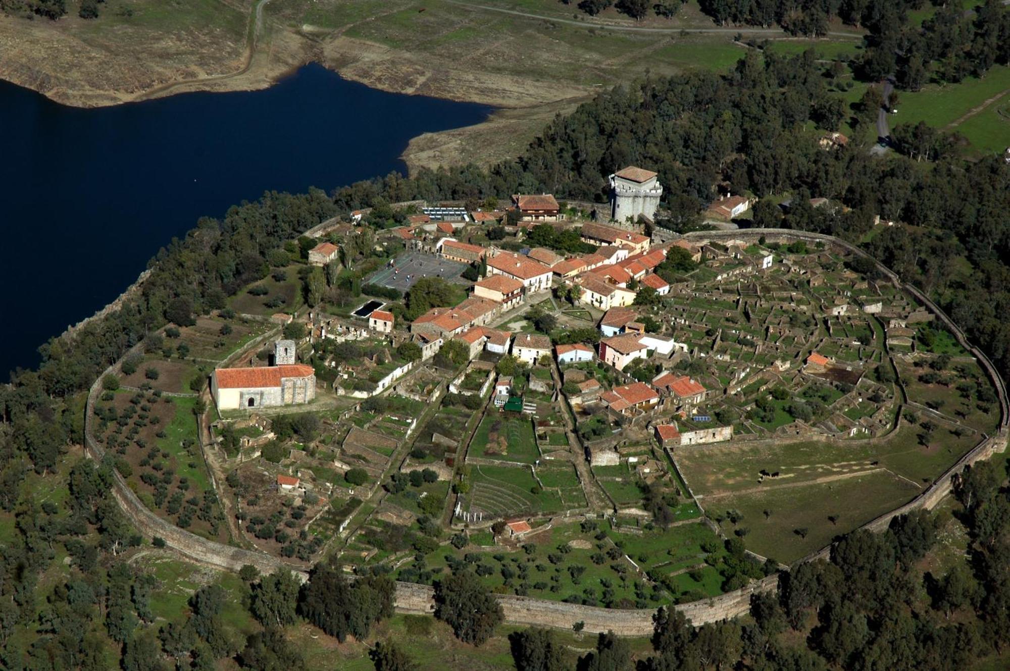 Apartamentos El Jardin Del Poeta Guijo de Granadilla Екстер'єр фото