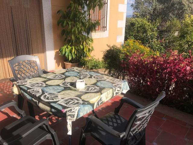 Apartamentos El Jardin Del Poeta Guijo de Granadilla Номер фото