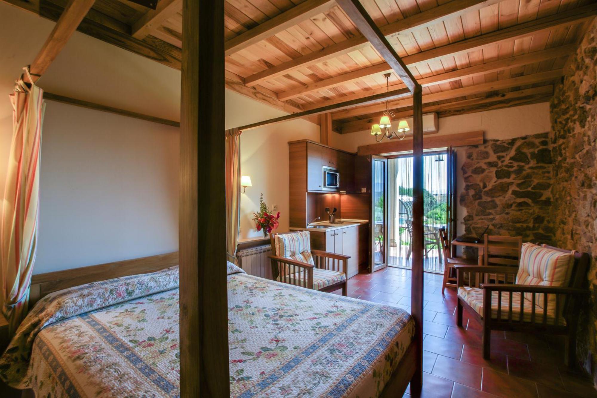 Apartamentos El Jardin Del Poeta Guijo de Granadilla Номер фото