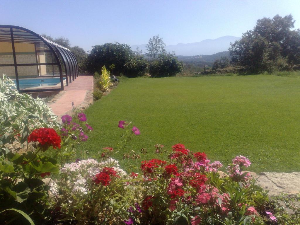 Apartamentos El Jardin Del Poeta Guijo de Granadilla Номер фото