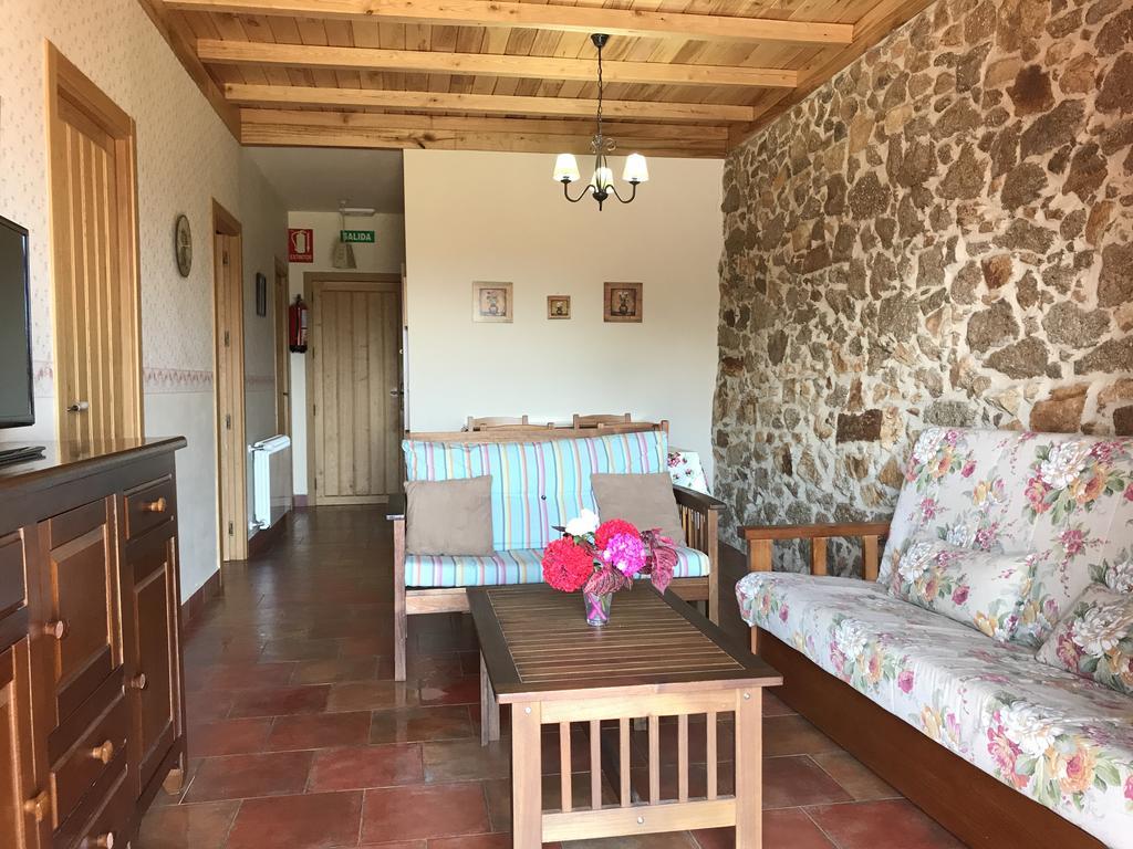 Apartamentos El Jardin Del Poeta Guijo de Granadilla Екстер'єр фото
