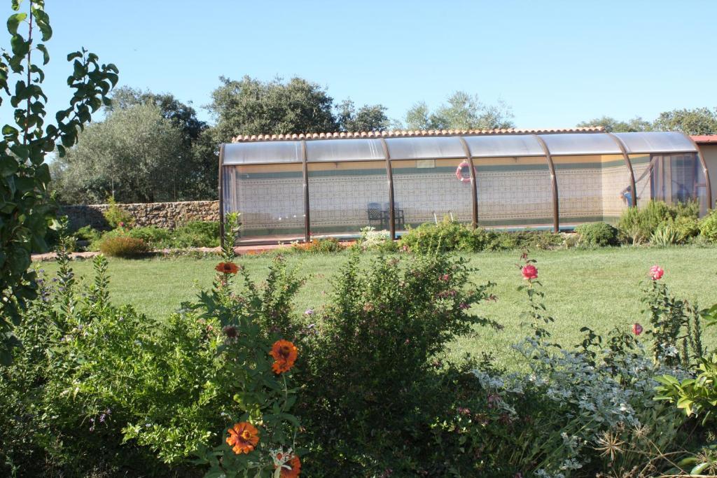 Apartamentos El Jardin Del Poeta Guijo de Granadilla Екстер'єр фото