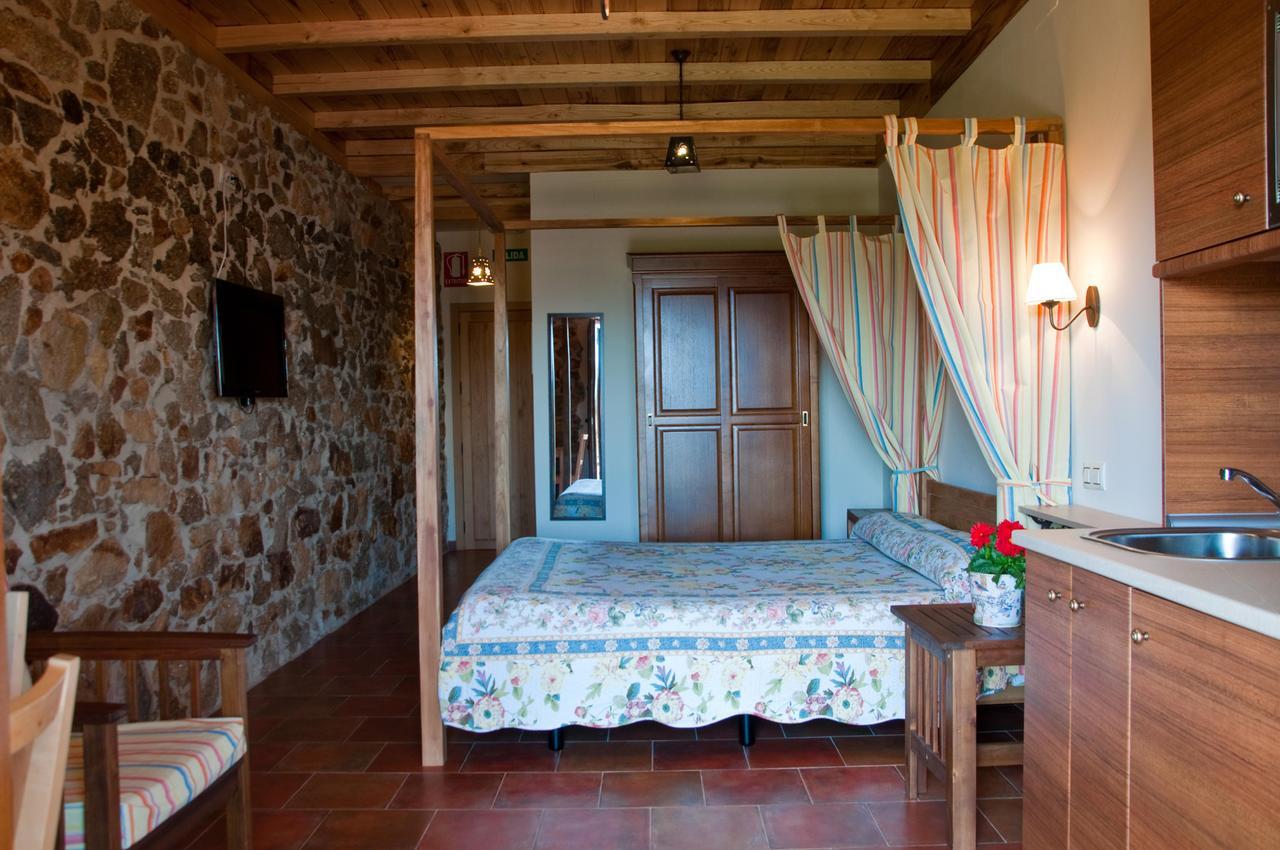 Apartamentos El Jardin Del Poeta Guijo de Granadilla Екстер'єр фото